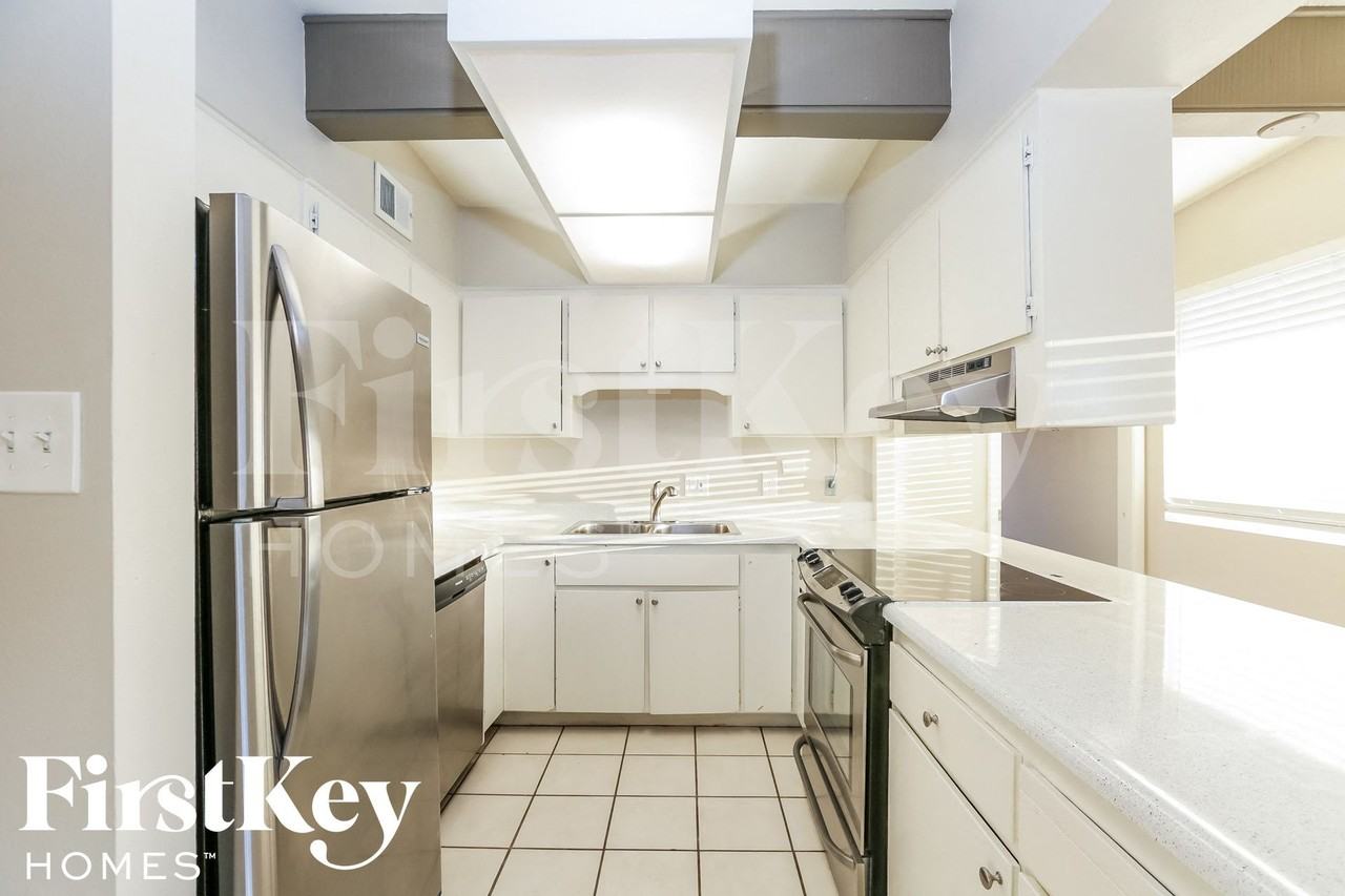 12028 North 30th Drive - Photo 7 of 15