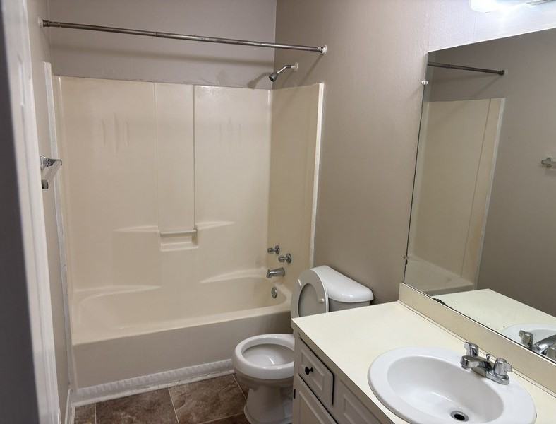 2604 Pointe North Boulevard - Photo 5 of 6