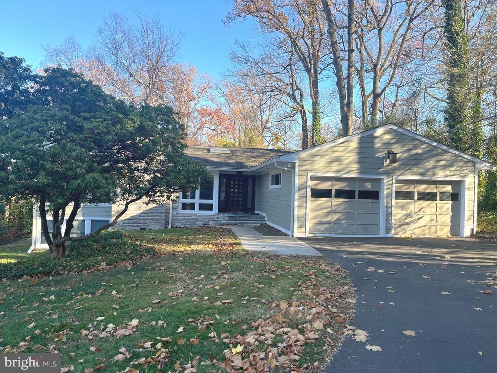 100 Tudor Lane - Photo 4 of 24