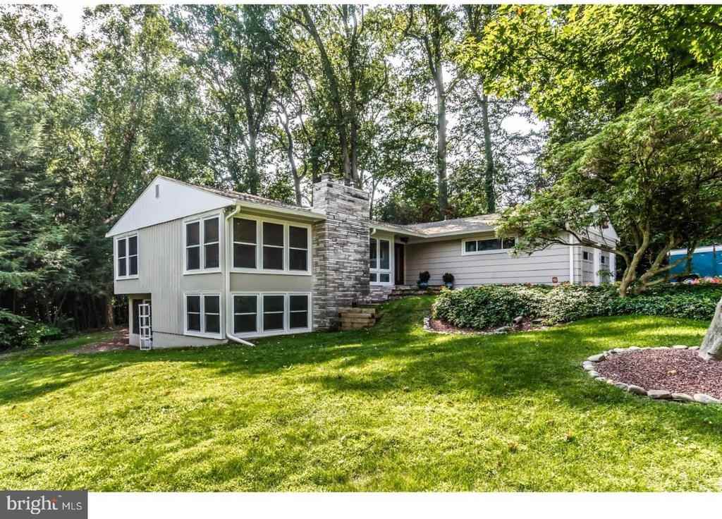 100 Tudor Lane - Photo 5 of 24