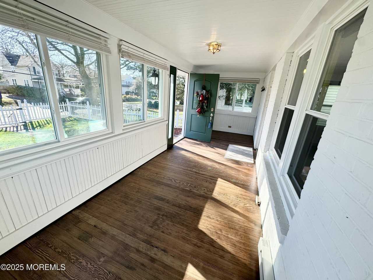 208 East Bergen Place - Photo 4 of 25