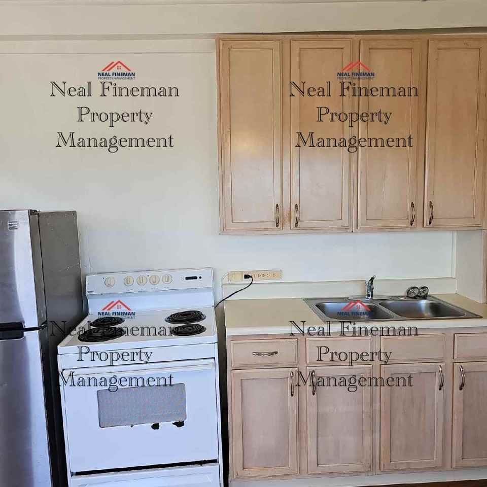 35 Plum St #E - Photo 3 of 10