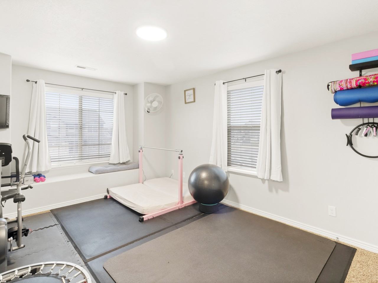 811 East Sandhill Court - Photo 2 of 31