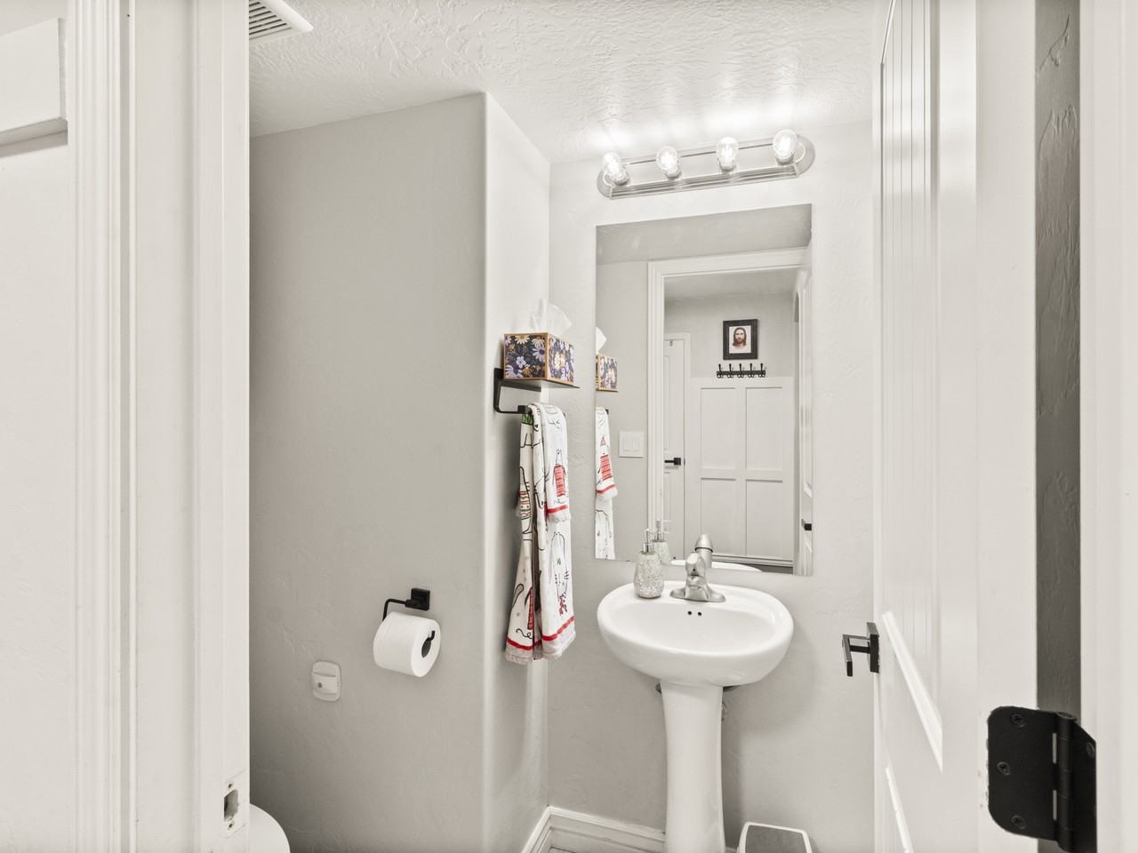 811 East Sandhill Court - Photo 5 of 31