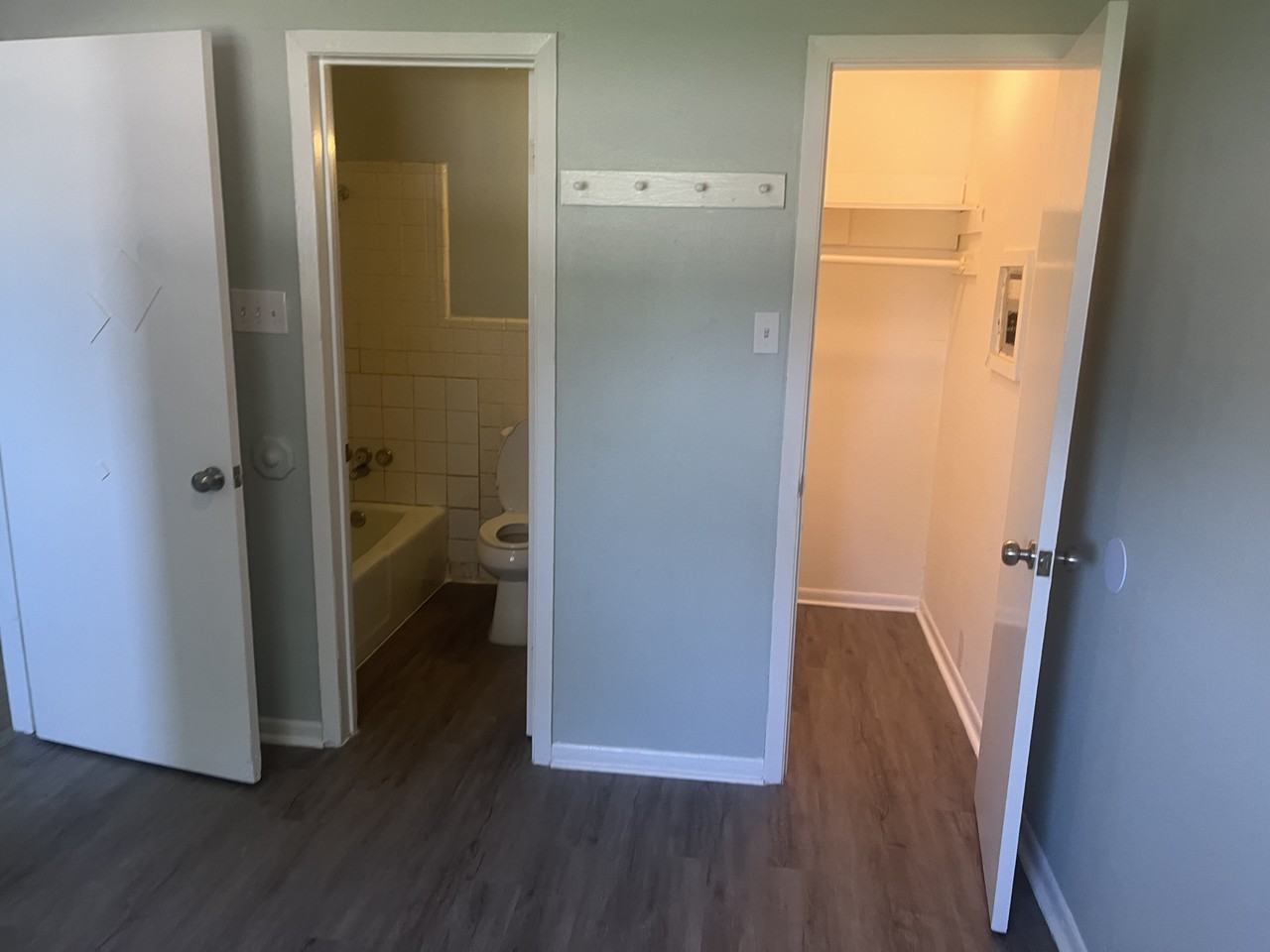 214 E Reagan Ave #214 - Photo 2 of 7