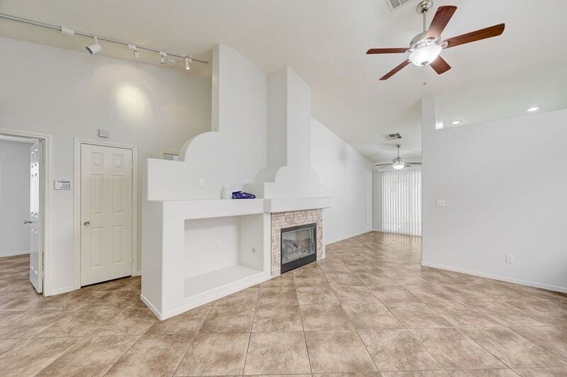 1813 Lyell Canyon Ln - Photo 5 of 33