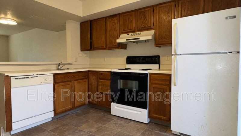 1988 North Salem Avenue - Photo 5 of 14