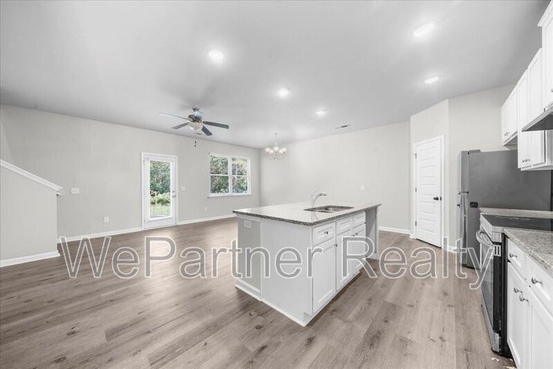 211 Harrison Drive - Photo 5 of 15