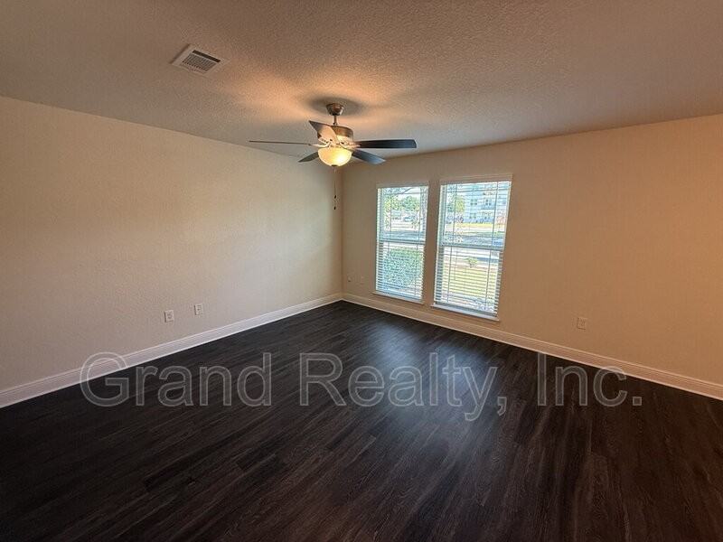 4423 Village Oak Lane - Photo 6 of 25