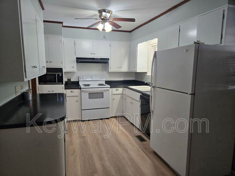 161 Hickory Drive - Photo 5 of 13