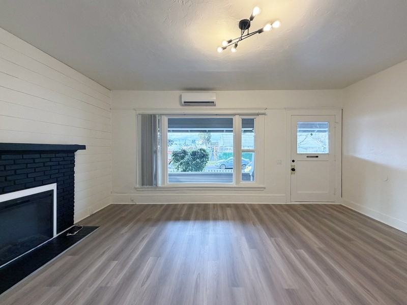 577 Madison St - Photo 3 of 14