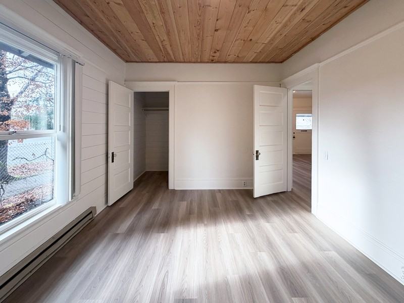 577 Madison St - Photo 7 of 14