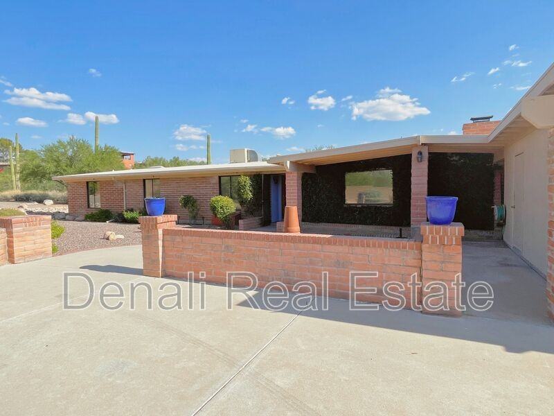 1550 East Chula Vista Road - Photo 2 of 31