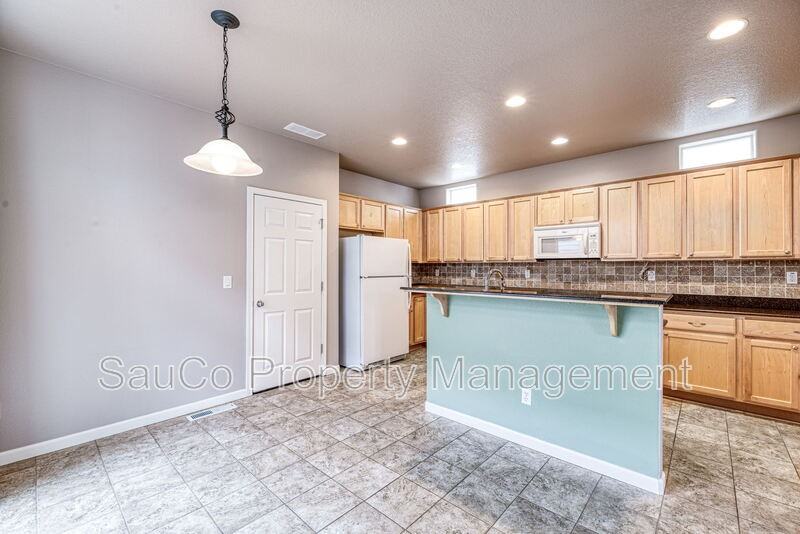 3722 Southeast Oakleaf Street - Photo 7 of 23