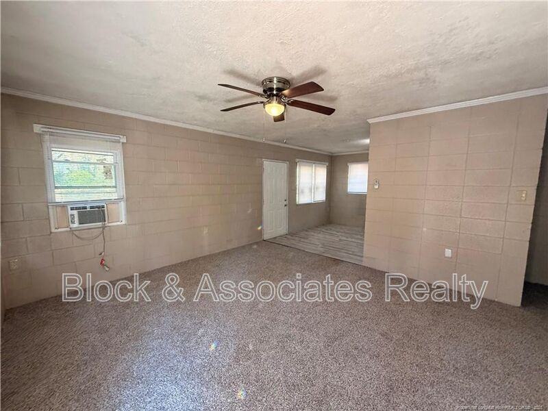 425 425 - Photo 2 of 10