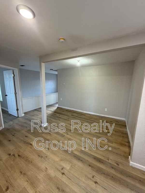 1441 N Erie St - Photo 2 of 5