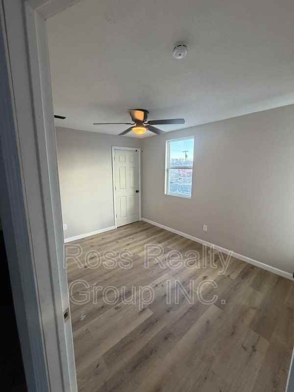 1441 N Erie St - Photo 3 of 5