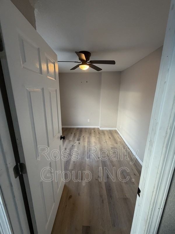 1441 N Erie St - Photo 4 of 5