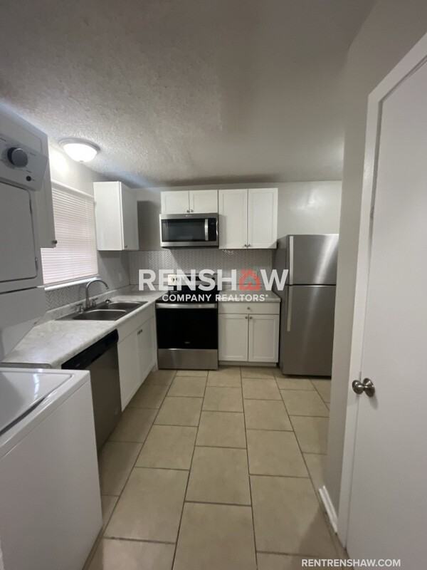 3657 Chateau Rhodes Circle - Photo 2 of 10