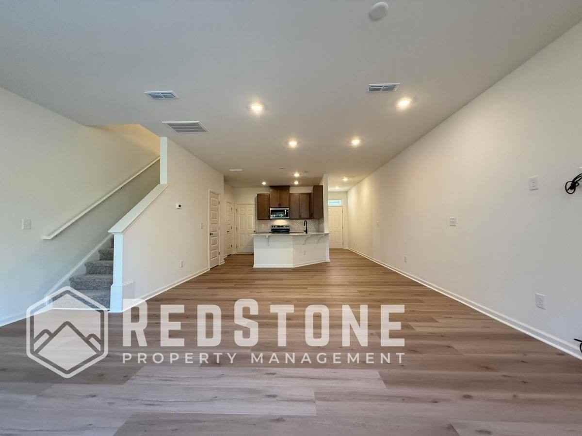 194 Parker Ln - Photo 2 of 10