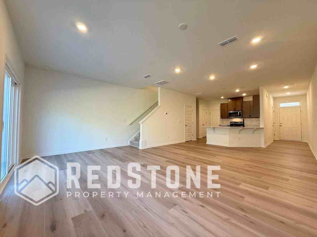 194 Parker Ln - Photo 4 of 10