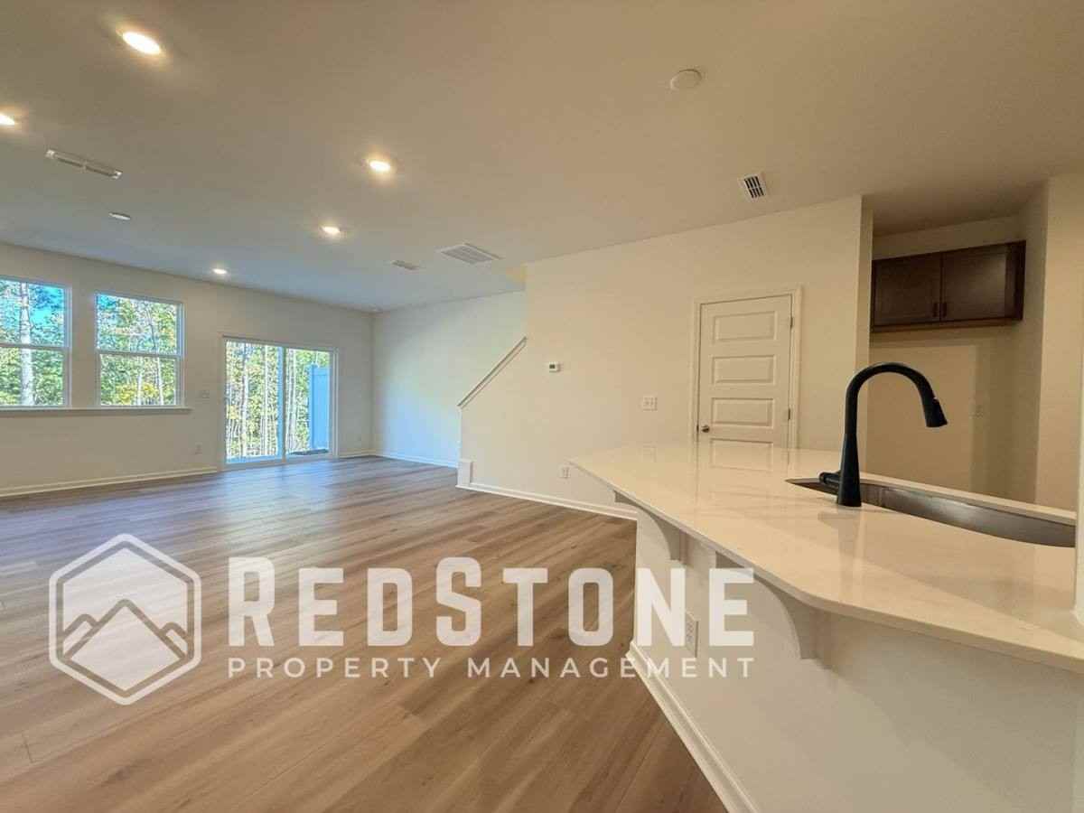 194 Parker Ln - Photo 7 of 10