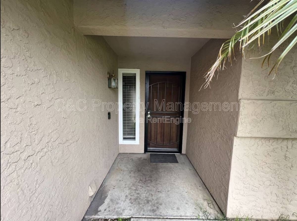 3371 N Forestiere Ave - Photo 2 of 10