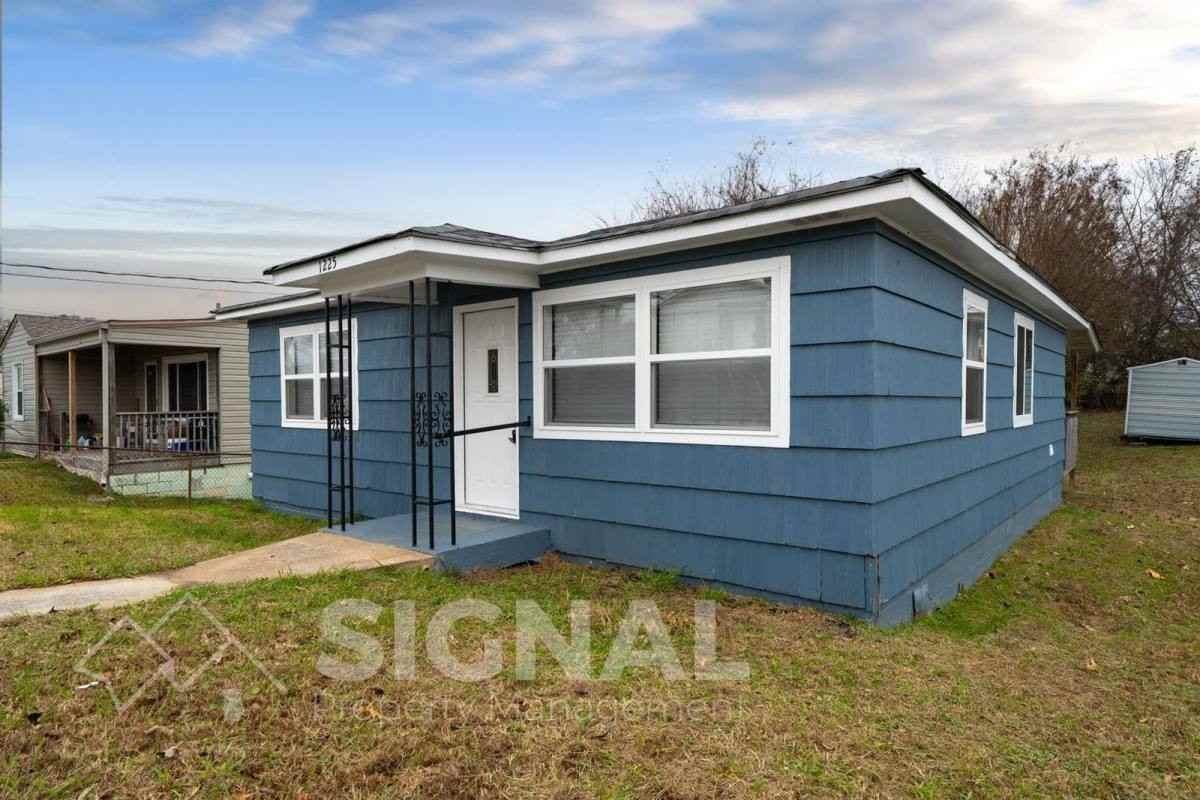 1225 8th Ave - Photo 2 of 10