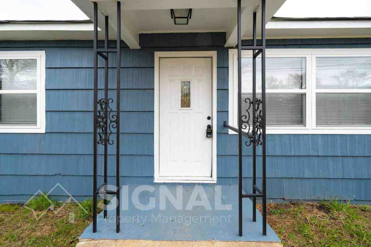 1225 8th Ave - Photo 3 of 10