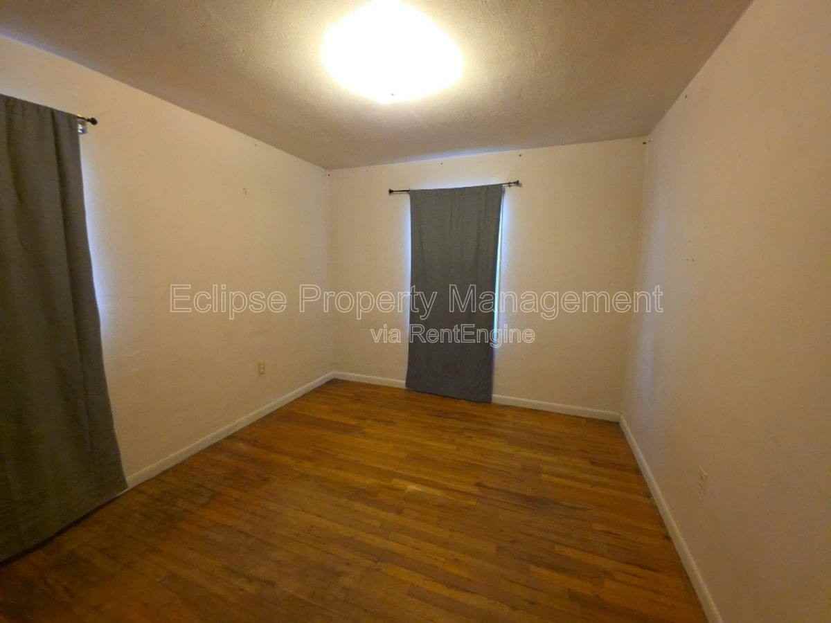 503 Brown Ave - Photo 2 of 10
