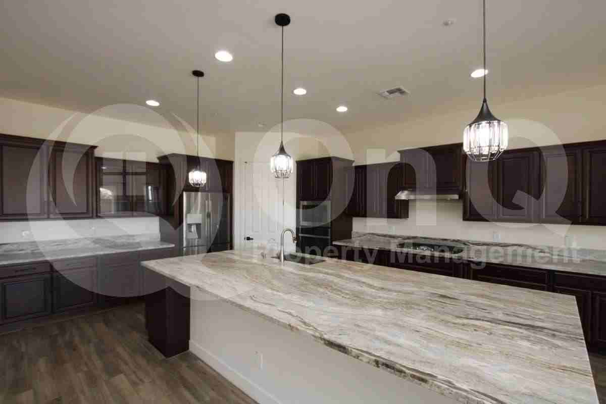 9555 W Park View Ln - Photo 2 of 10