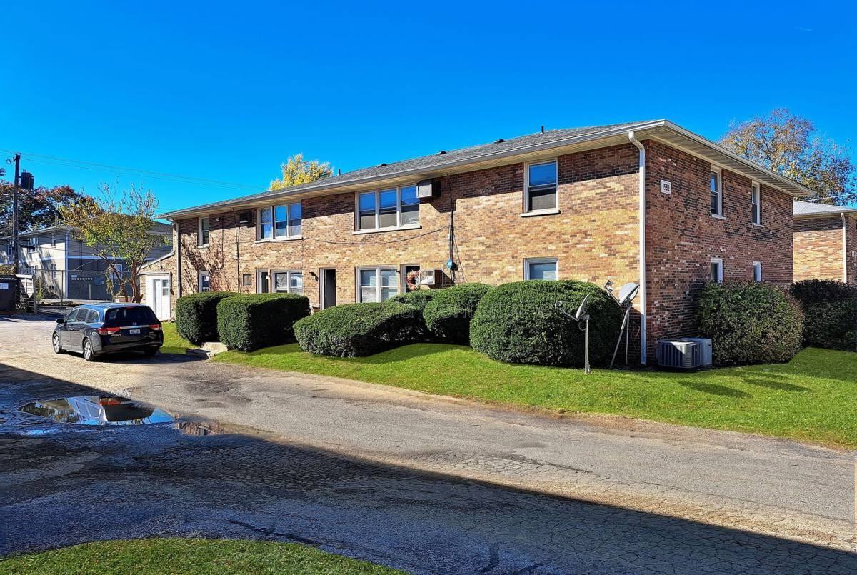 1582 Martha Ct #U2 - Photo 3 of 10