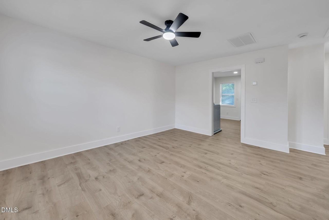 510 E Branch St - Photo 5 of 32