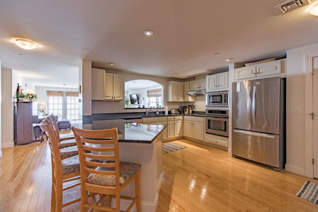 1 E Grand Ave #304 - Photo 2 of 36