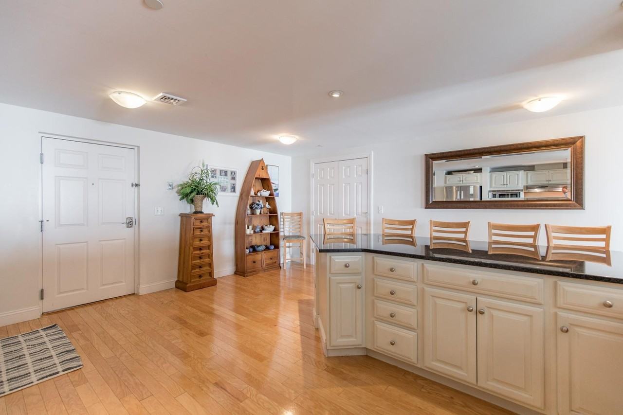 1 E Grand Ave #304 - Photo 4 of 36