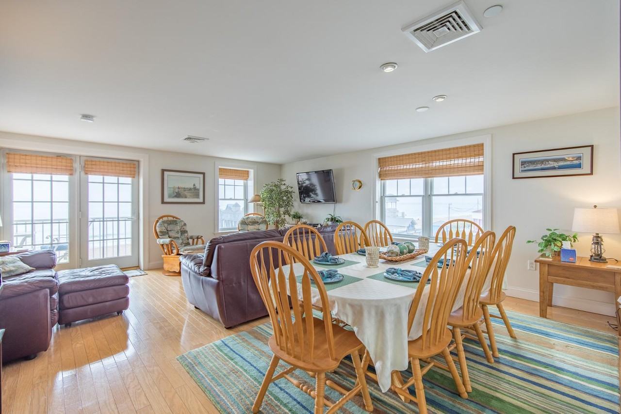 1 E Grand Ave #304 - Photo 7 of 36