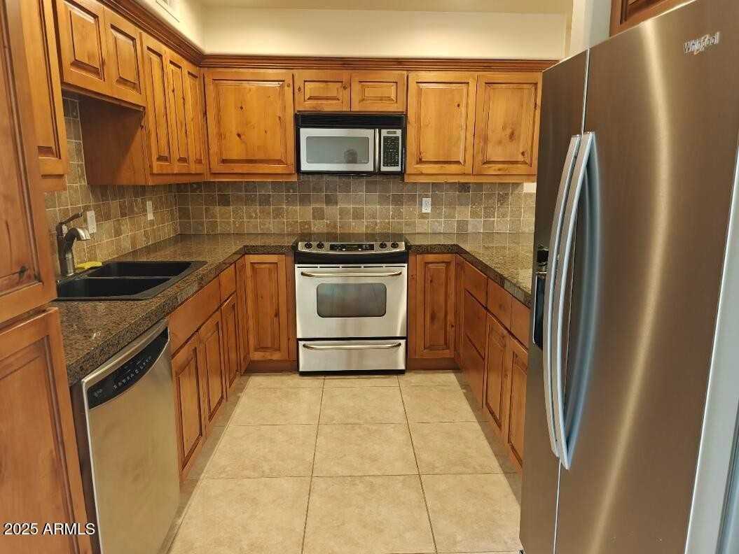 8428 Malcomb Drive - Photo 5 of 24