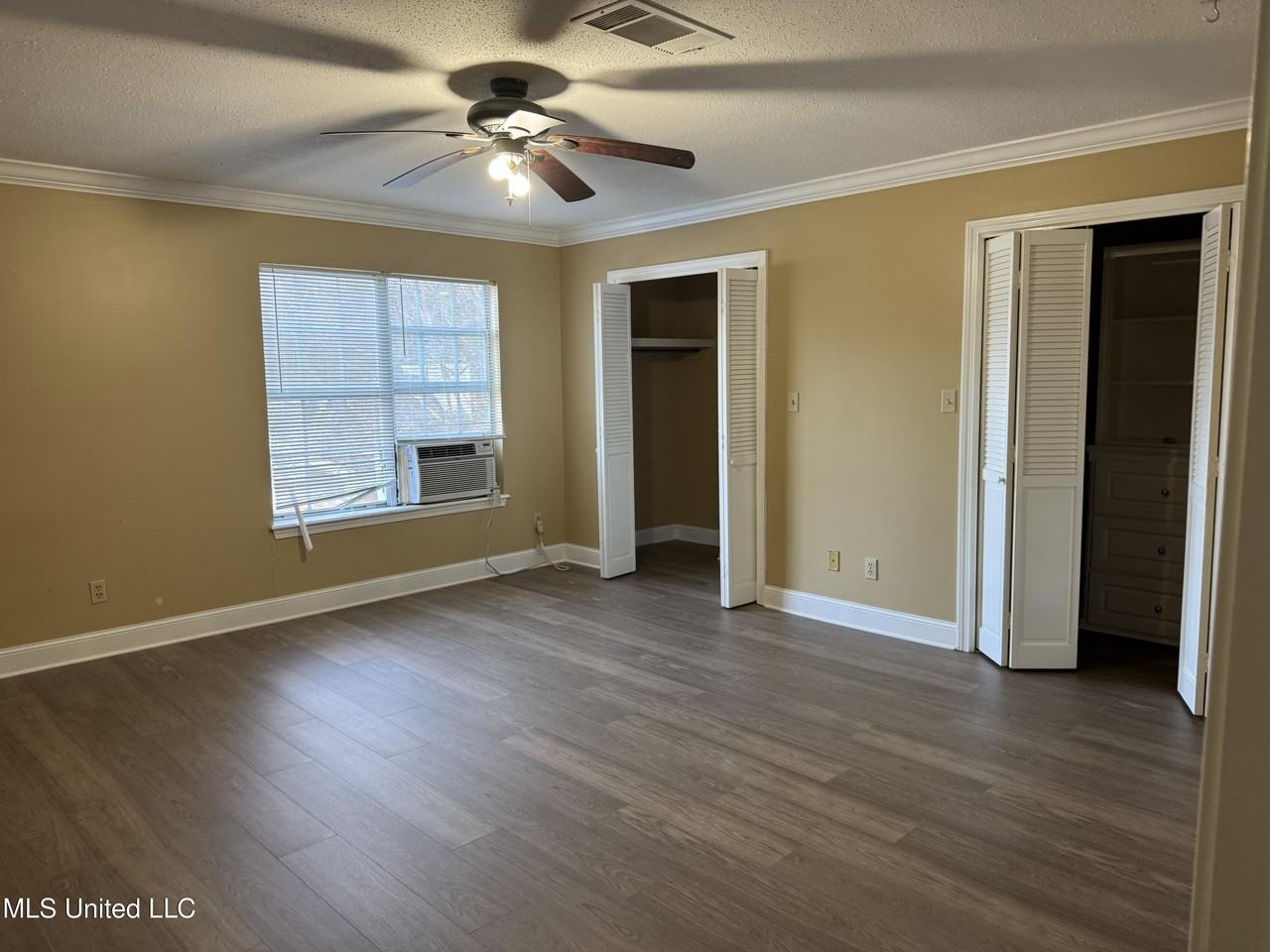 204 Lake Forest Lane - Photo 2 of 15