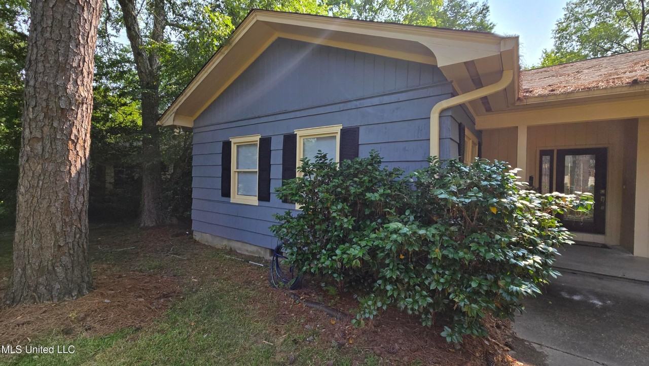 3564 Cowan Pl - Photo 3 of 50