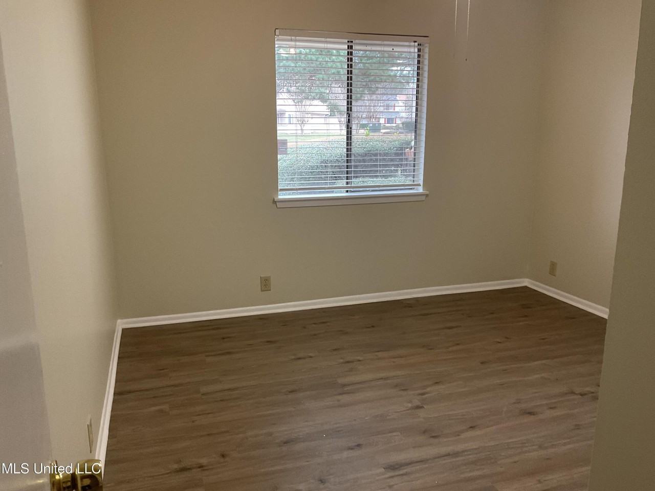 139 Lakebend Circle - Photo 7 of 13