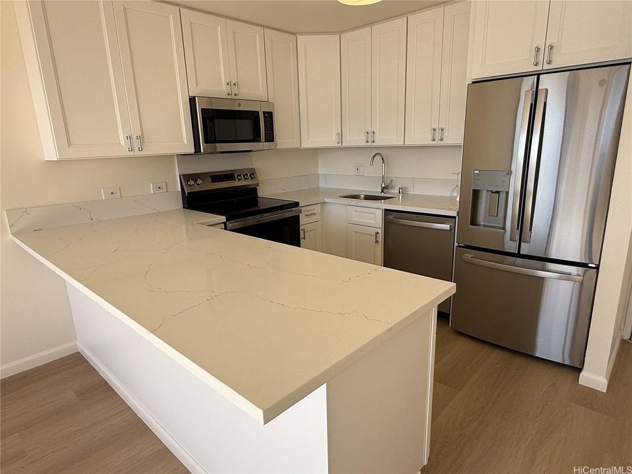 411 Hobron Ln #3605 - Photo 3 of 25