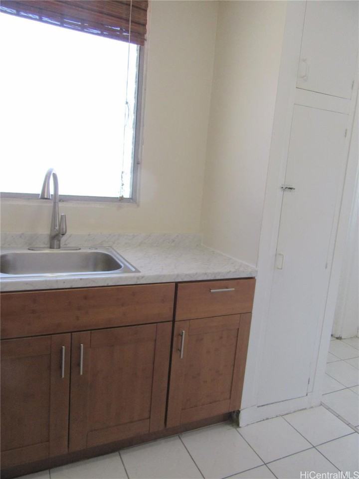 1127 Davenport Street #406 - Photo 6 of 21