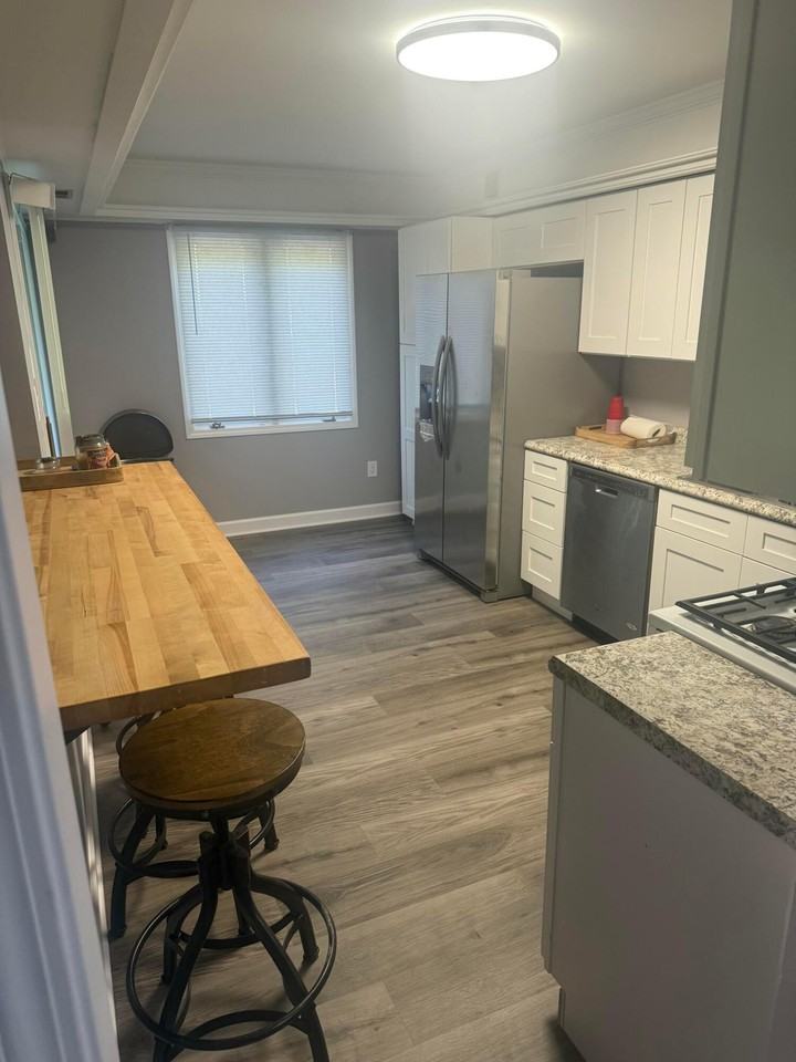 710 Knoxbury Lane #1 - Photo 4 of 12