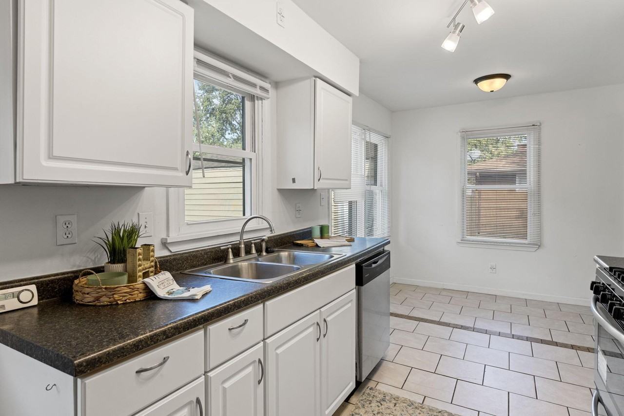 2828 Eleanor Street - Photo 4 of 12