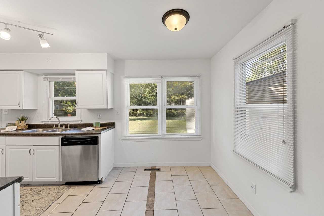 2828 Eleanor Street - Photo 5 of 12