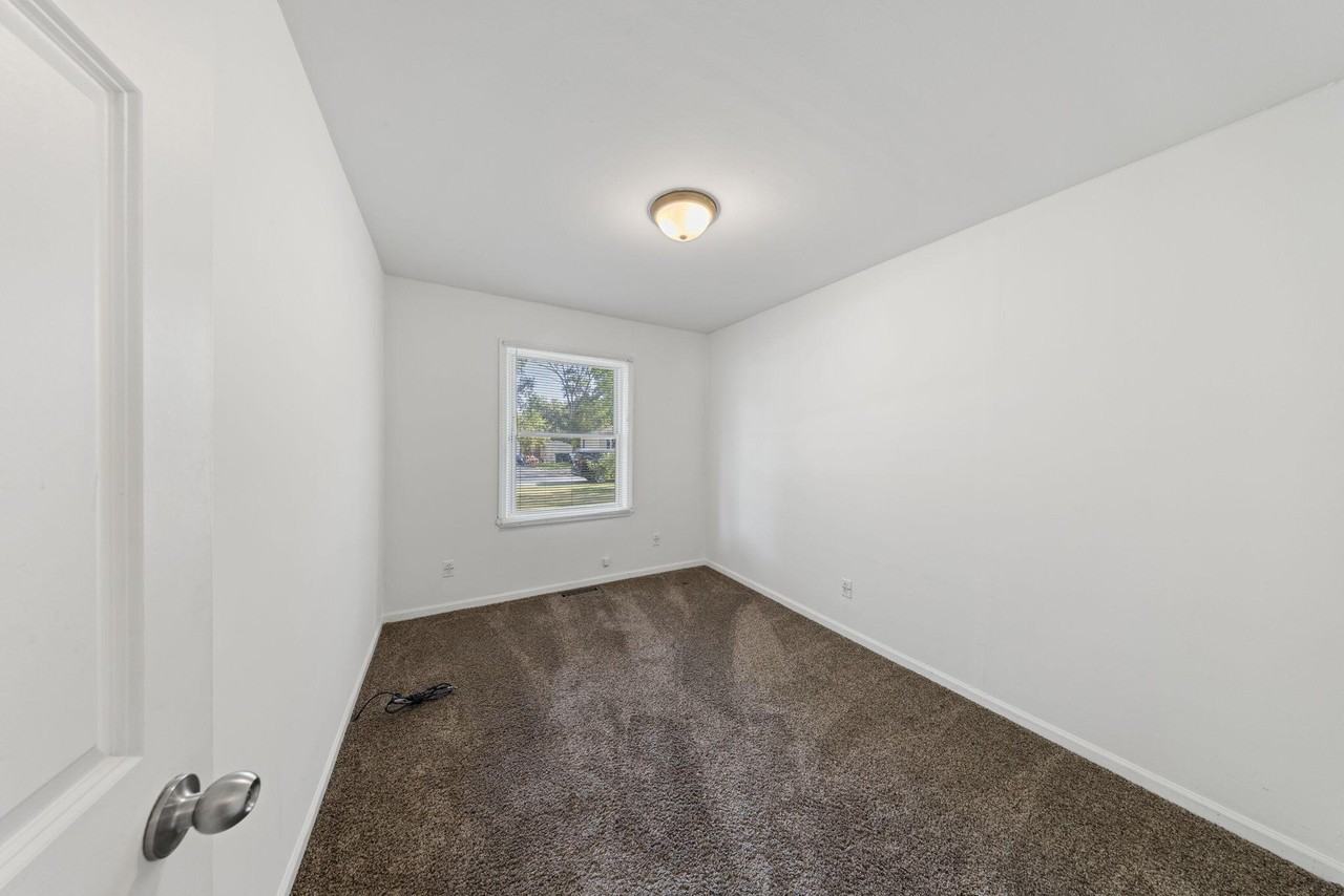 2828 Eleanor Street - Photo 7 of 12