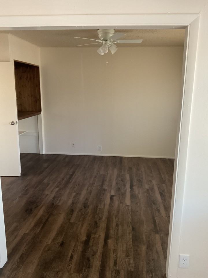 1940 South Cedar Avenue - Photo 3 of 21