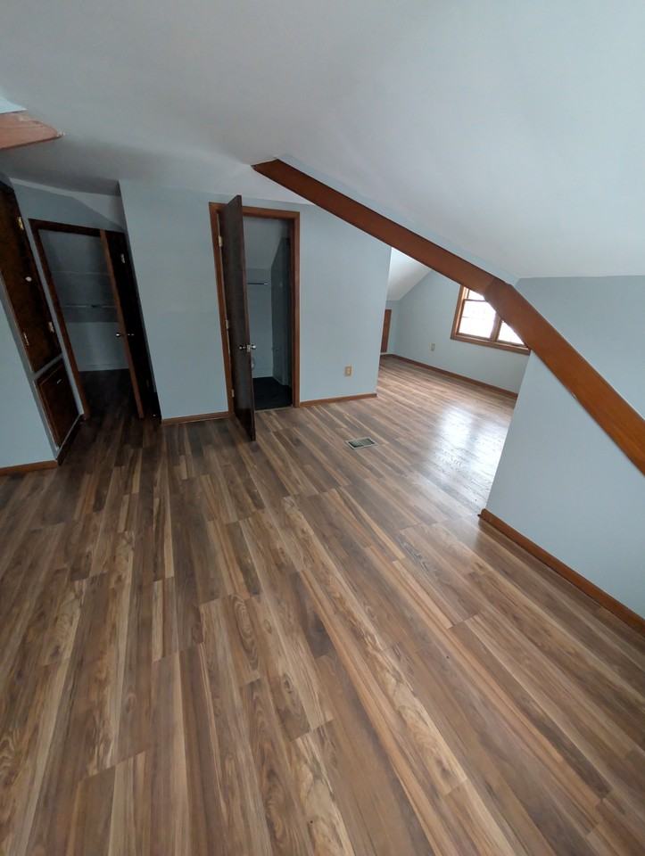 15709 Northwood Avenue - Photo 4 of 24