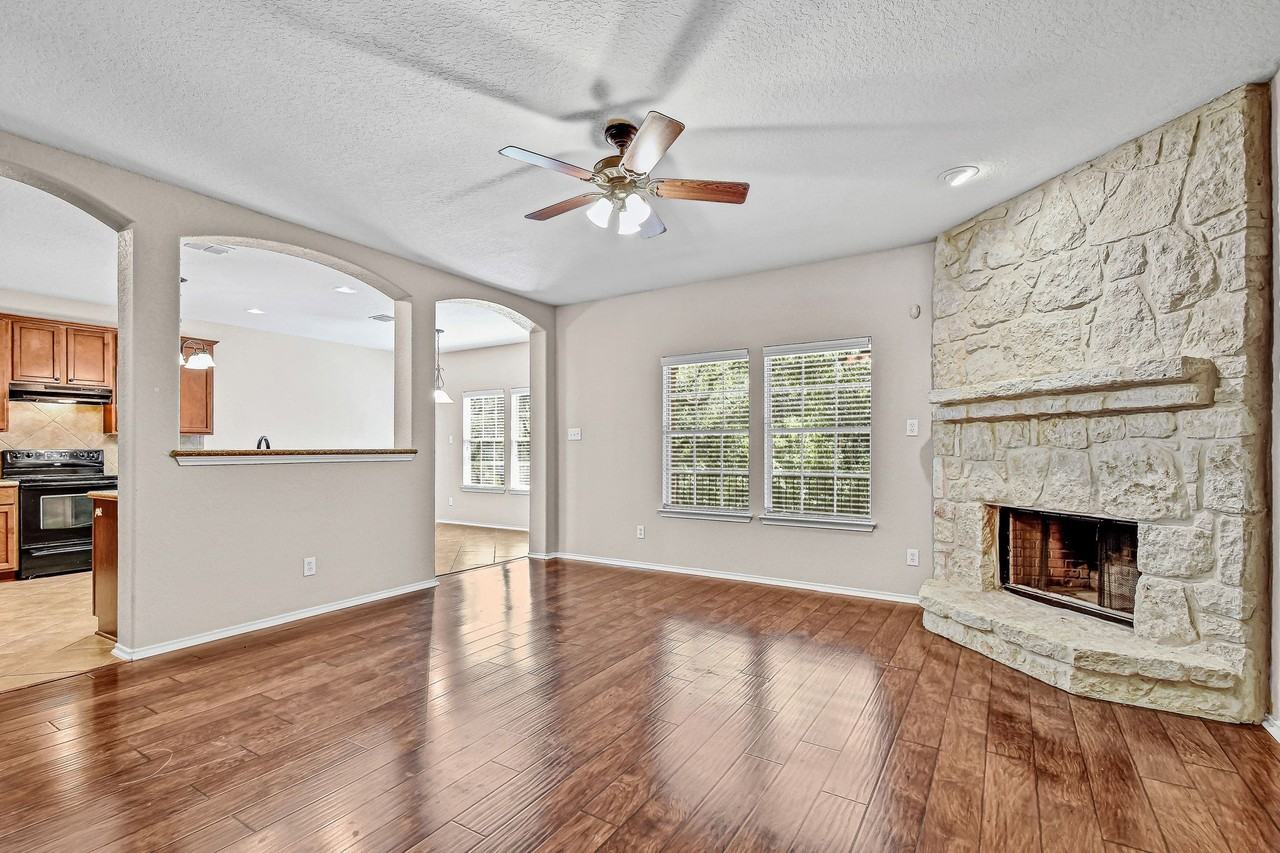 9211 Rainbow Creek - Photo 4 of 32