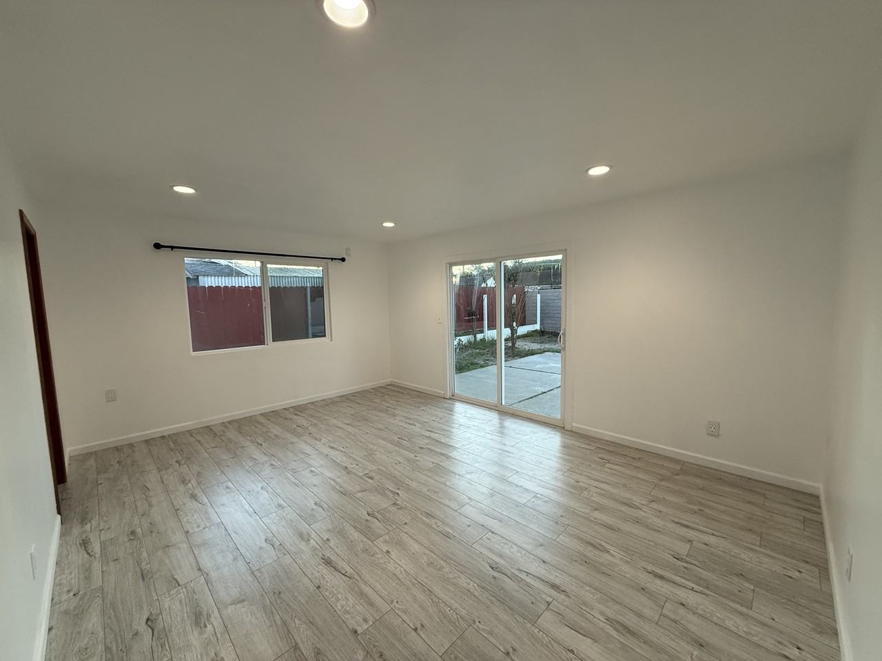 1408 West Walnut Avenue - Photo 2 of 16